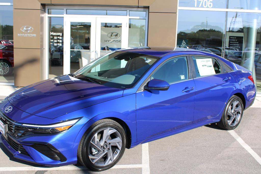 new 2025 Hyundai Elantra car, priced at $25,978