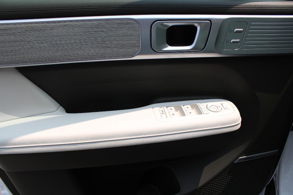 new 2025 Hyundai SANTA FE HEV car, priced at $52,559