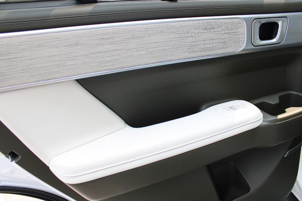 new 2025 Hyundai SANTA FE HEV car, priced at $52,559