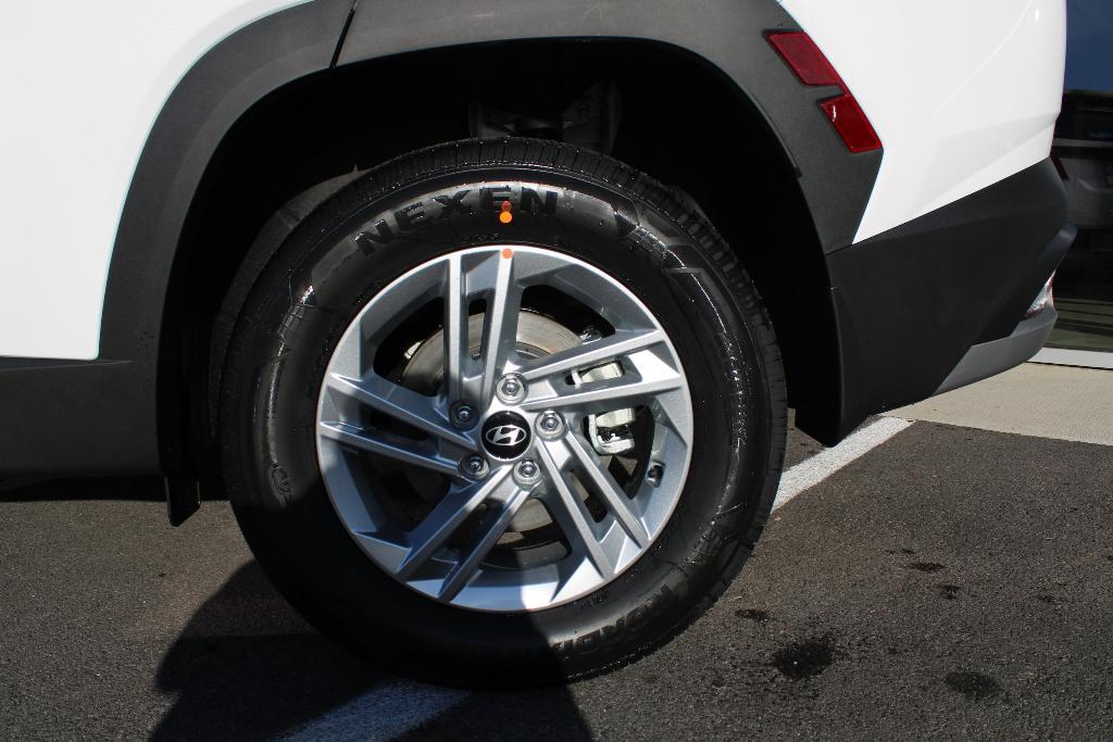 new 2025 Hyundai Tucson car, priced at $31,998