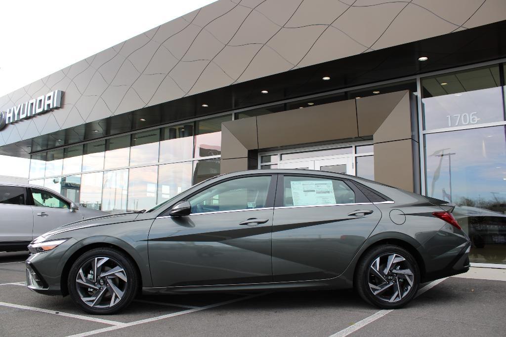 new 2025 Hyundai ELANTRA HEV car, priced at $29,918