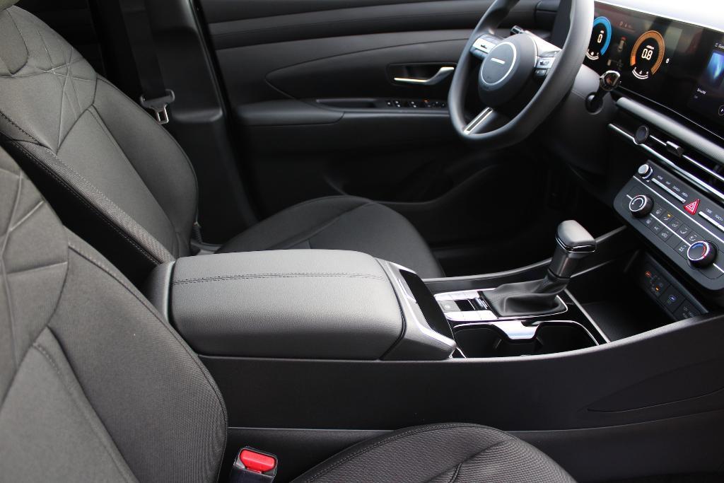 new 2025 Hyundai Tucson car, priced at $28,700