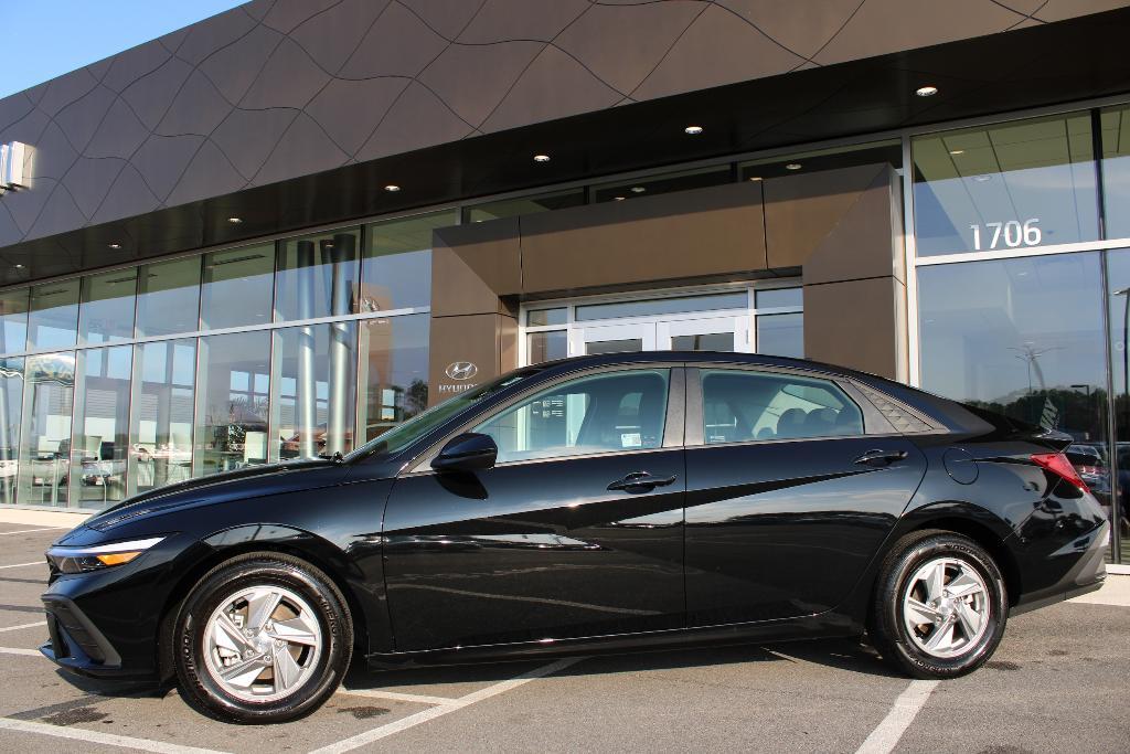 new 2025 Hyundai Elantra car, priced at $22,080