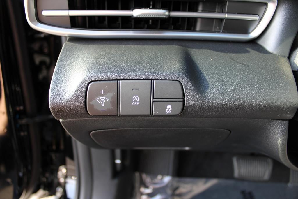 new 2025 Hyundai Elantra car, priced at $22,080