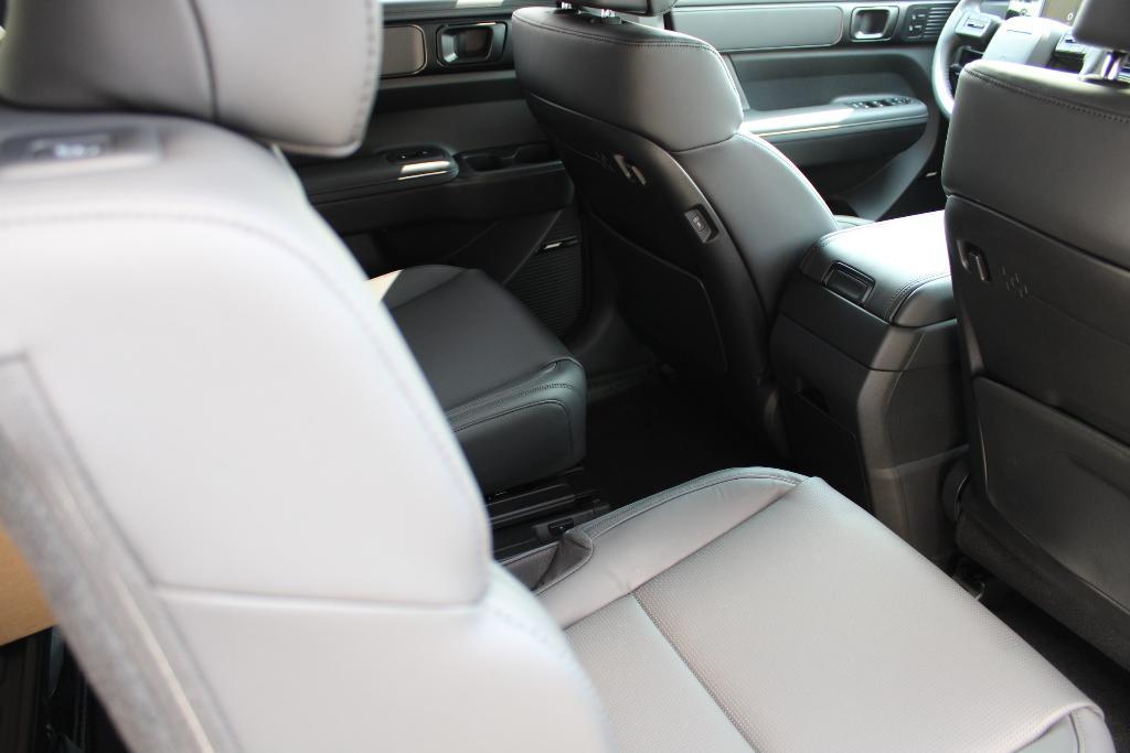 new 2025 Hyundai SANTA FE HEV car, priced at $51,223