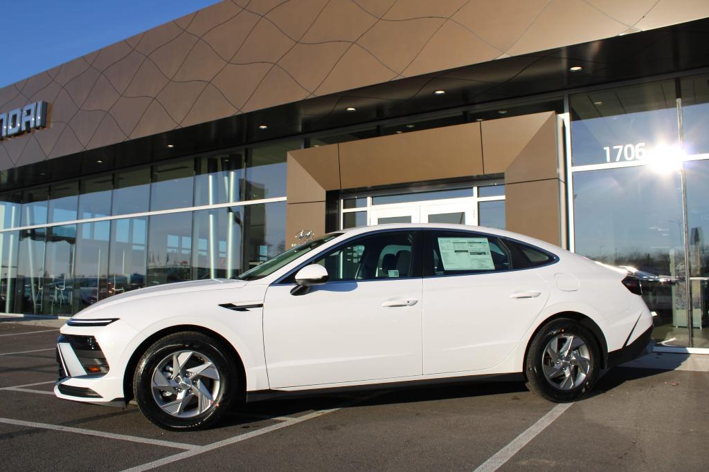 new 2025 Hyundai Sonata car, priced at $27,865