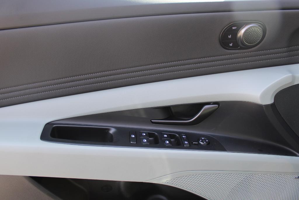 new 2025 Hyundai ELANTRA HEV car, priced at $29,446