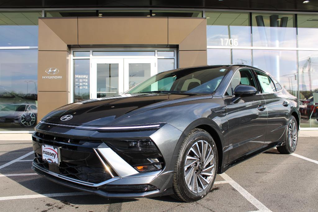 new 2025 Hyundai Sonata Hybrid car, priced at $31,174
