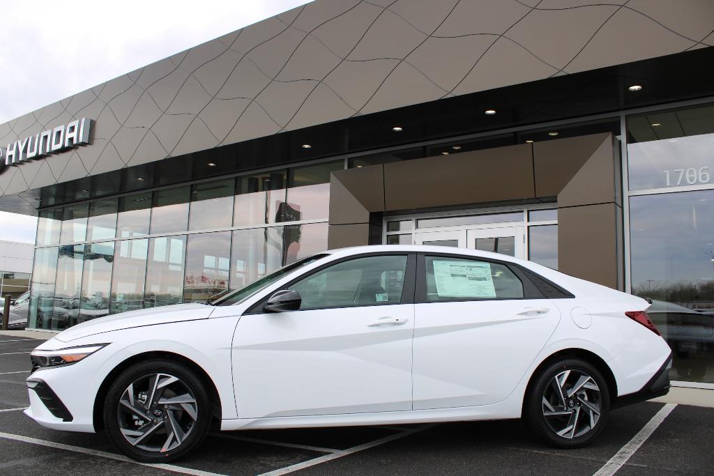 new 2025 Hyundai Elantra car, priced at $23,881