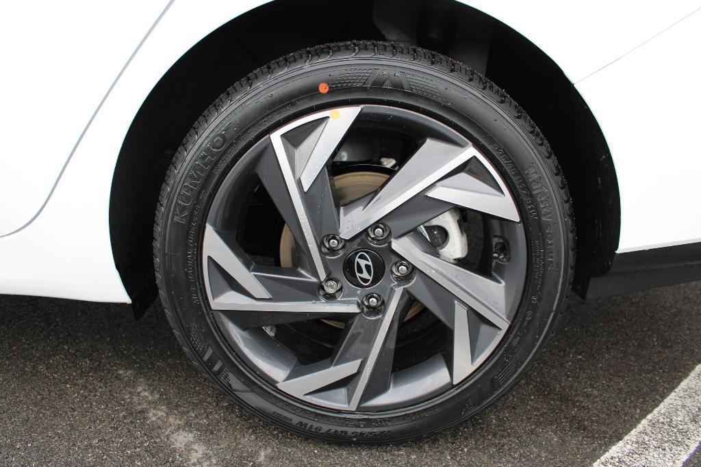 new 2025 Hyundai Elantra car, priced at $23,881
