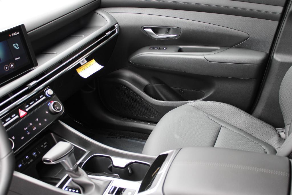 new 2025 Hyundai TUCSON Hybrid car, priced at $40,891