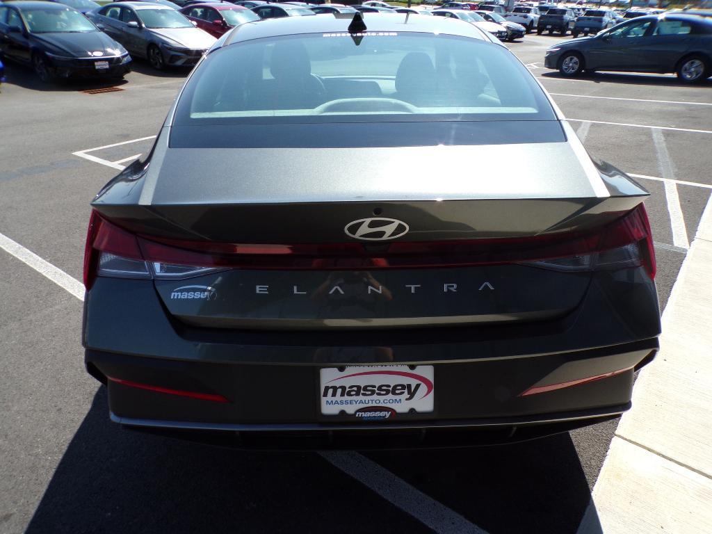 new 2025 Hyundai Elantra car, priced at $23,257