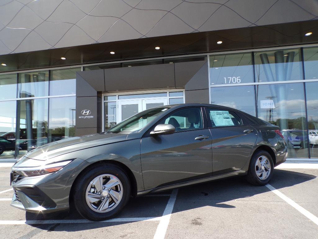 new 2025 Hyundai Elantra car, priced at $23,257