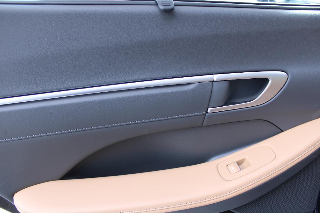 new 2025 Hyundai Sonata Hybrid car, priced at $38,466