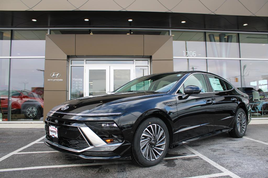 new 2025 Hyundai Sonata Hybrid car, priced at $37,930