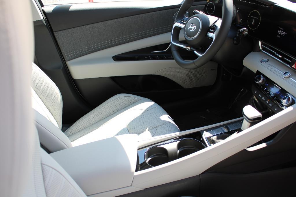 new 2025 Hyundai Elantra car, priced at $27,109