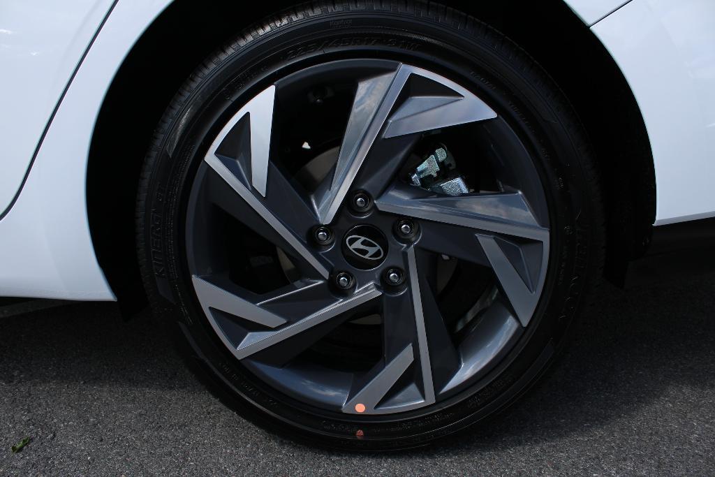 new 2025 Hyundai Elantra car, priced at $27,109