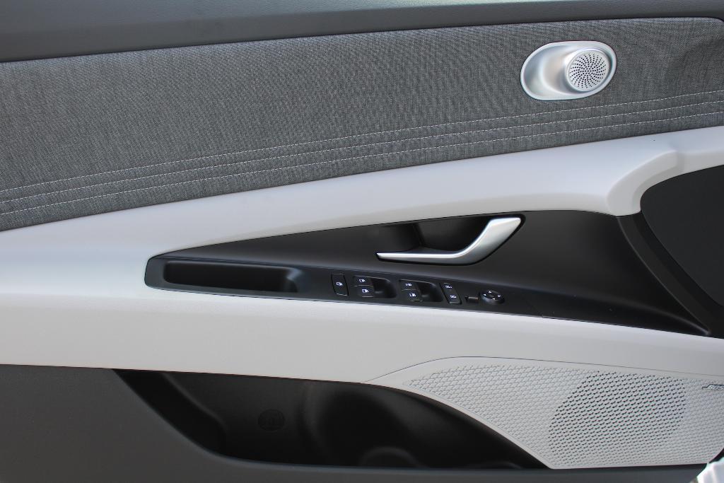 new 2025 Hyundai Elantra car, priced at $27,109