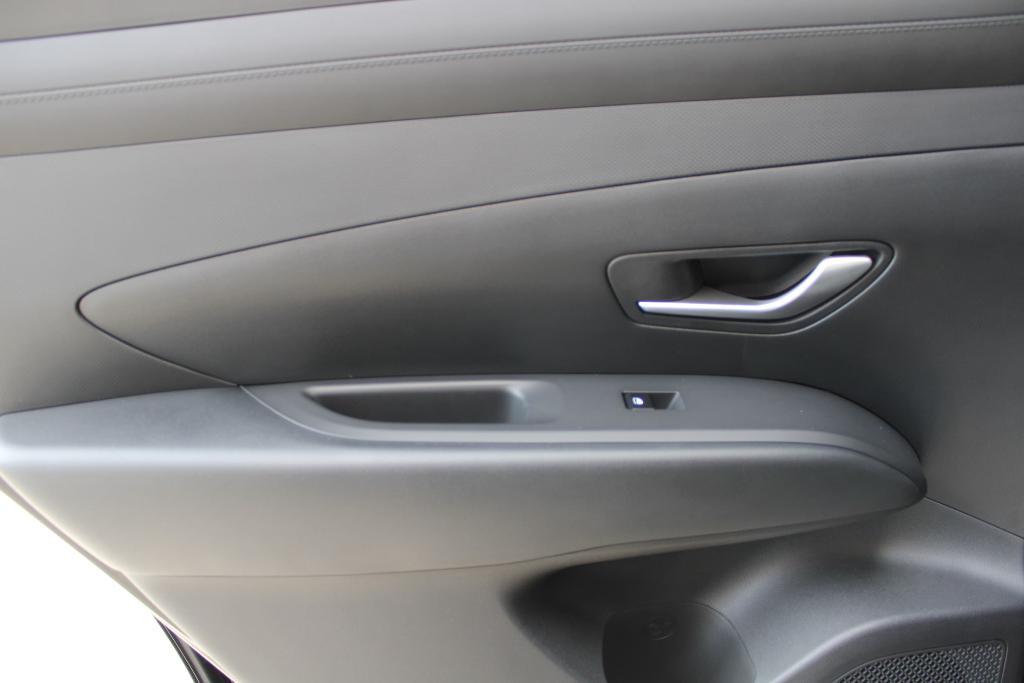 new 2025 Hyundai TUCSON Hybrid car, priced at $33,416