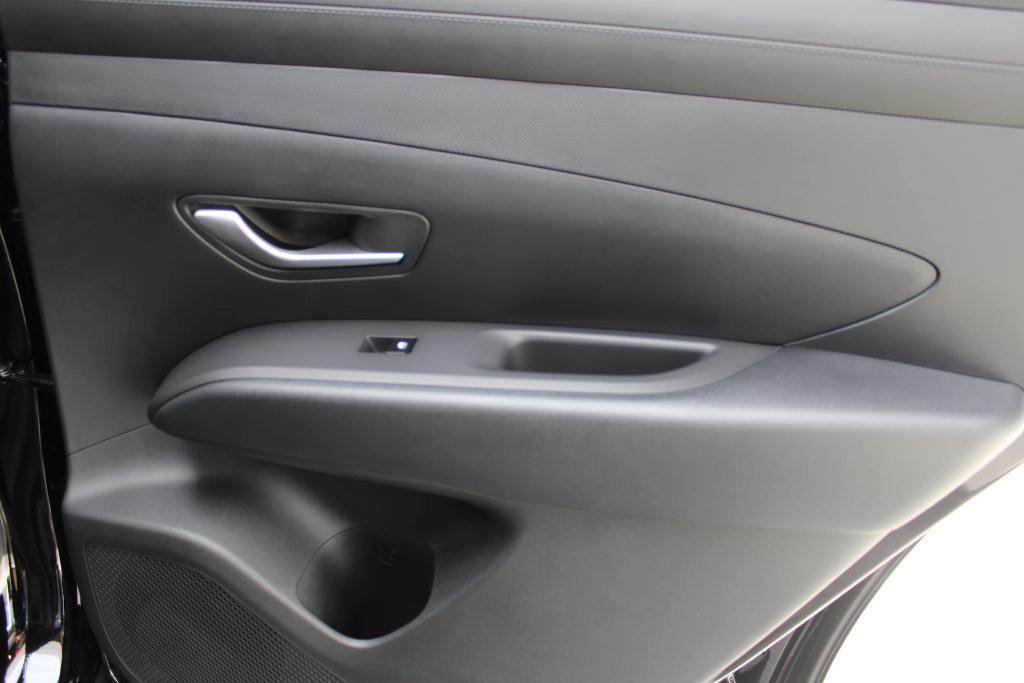 new 2025 Hyundai TUCSON Hybrid car, priced at $33,416