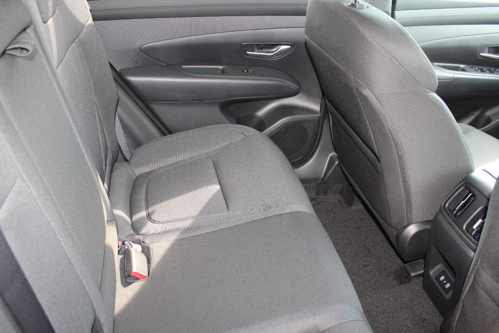 new 2025 Hyundai TUCSON Hybrid car, priced at $33,416
