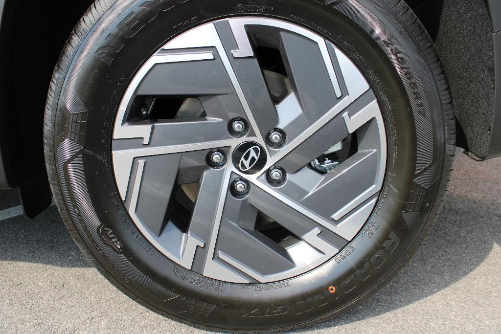 new 2025 Hyundai TUCSON Hybrid car, priced at $33,416