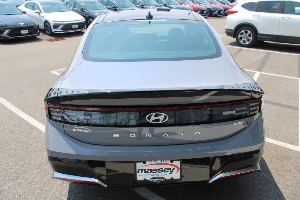 new 2025 Hyundai Sonata Hybrid car, priced at $37,357