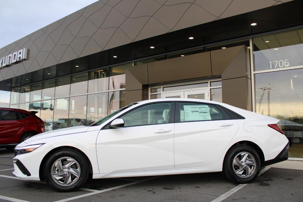 new 2025 Hyundai Elantra car, priced at $22,440