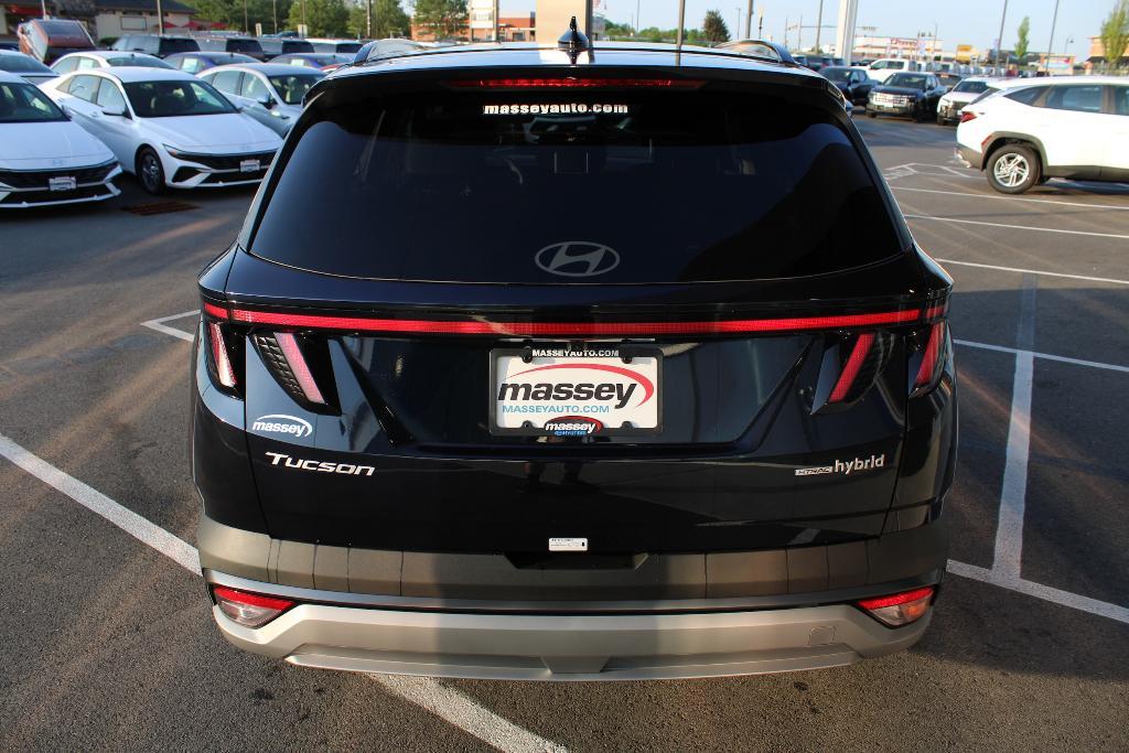 new 2025 Hyundai TUCSON Hybrid car, priced at $37,238