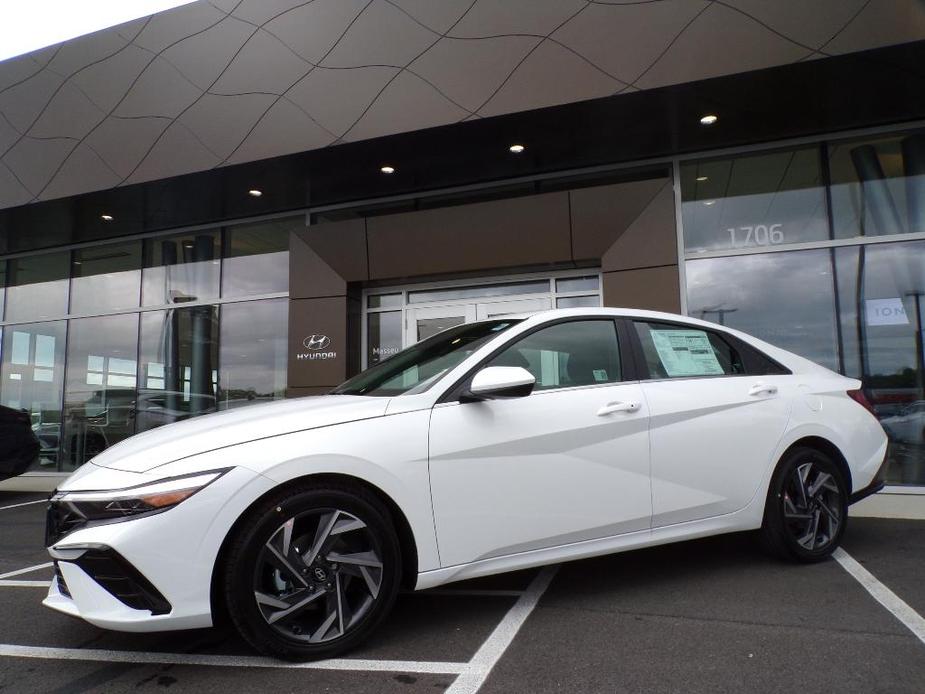 new 2024 Hyundai Elantra car, priced at $25,074