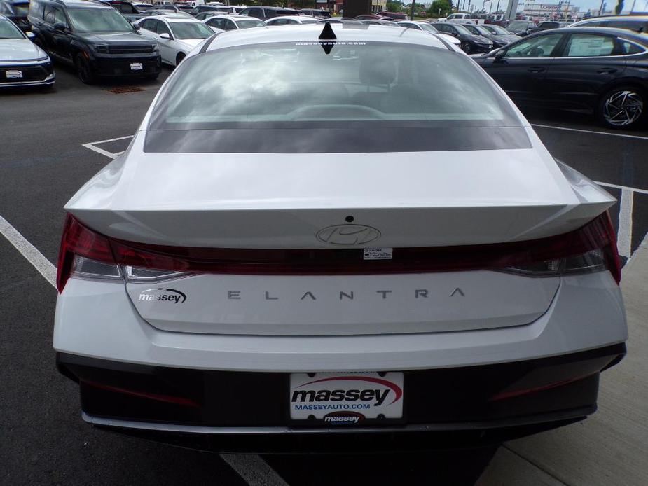 new 2024 Hyundai Elantra car, priced at $25,074