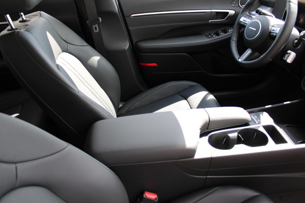 new 2025 Hyundai Sonata Hybrid car, priced at $37,680