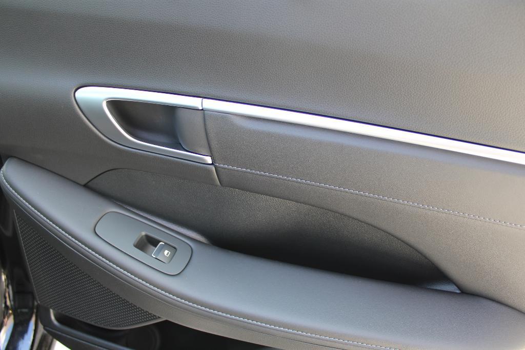 new 2025 Hyundai Sonata Hybrid car, priced at $37,680