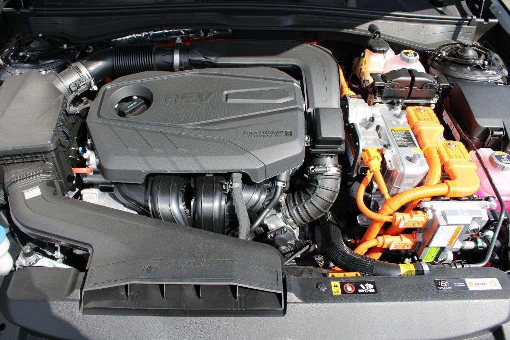 new 2025 Hyundai Sonata Hybrid car, priced at $37,680