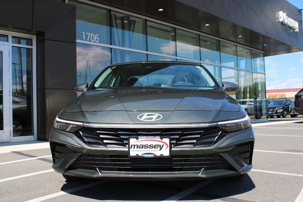 new 2025 Hyundai Elantra car, priced at $22,015