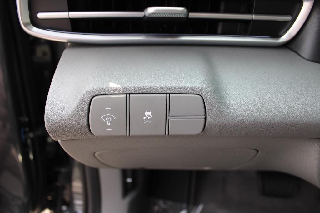 new 2025 Hyundai Elantra car, priced at $26,093