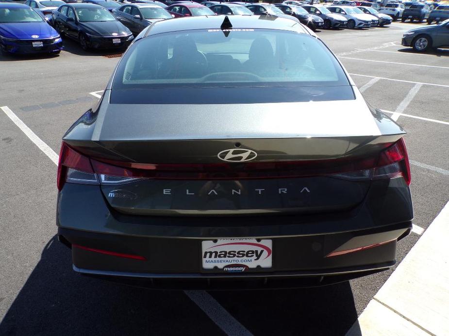 new 2025 Hyundai Elantra car, priced at $21,971