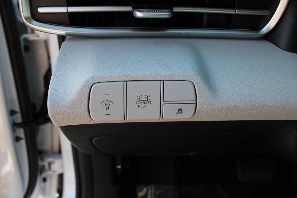 new 2025 Hyundai ELANTRA HEV car, priced at $30,151