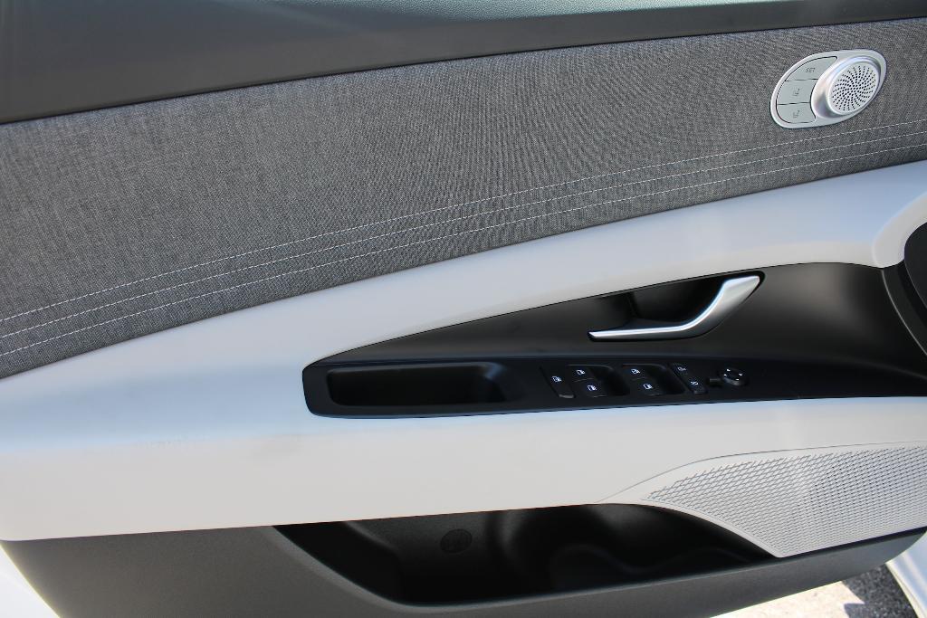 new 2025 Hyundai ELANTRA HEV car, priced at $30,151