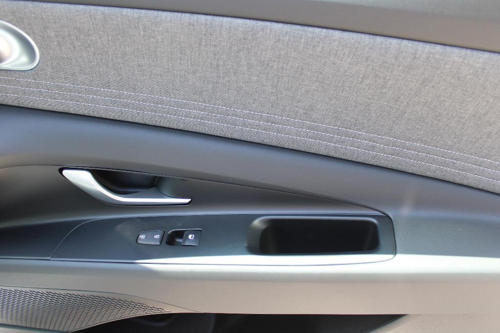 new 2025 Hyundai ELANTRA HEV car, priced at $30,151