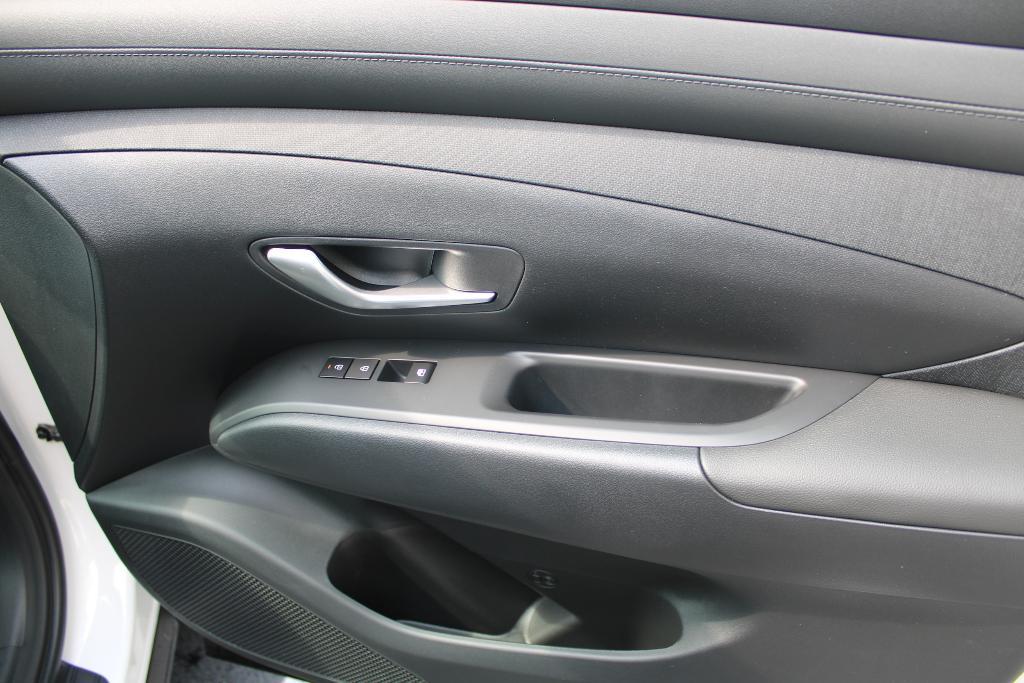 new 2025 Hyundai TUCSON Hybrid car
