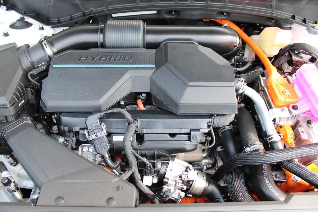 new 2025 Hyundai TUCSON Hybrid car