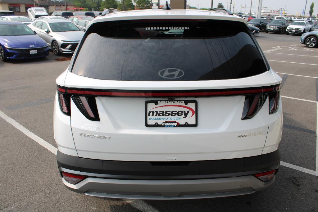 new 2025 Hyundai TUCSON Hybrid car