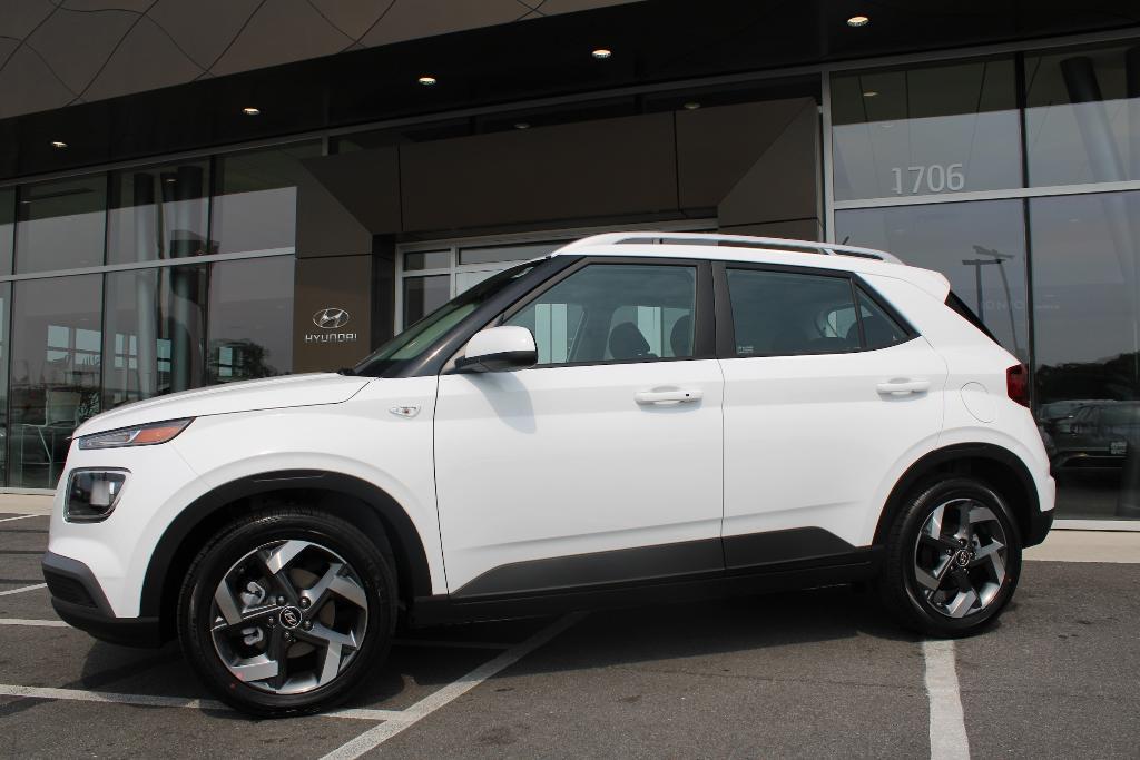 new 2025 Hyundai Venue car