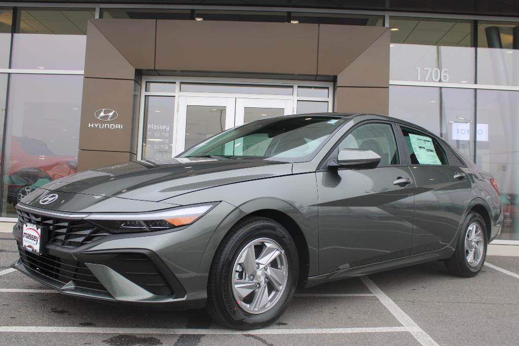 new 2025 Hyundai Elantra car, priced at $22,070