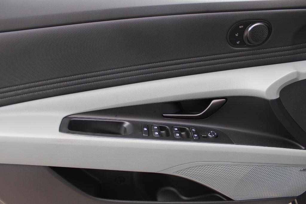 new 2025 Hyundai ELANTRA HEV car, priced at $30,043