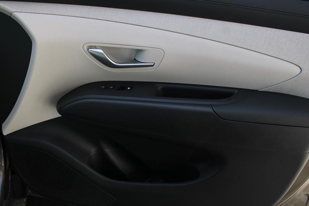 new 2025 Hyundai TUCSON Hybrid car, priced at $36,381