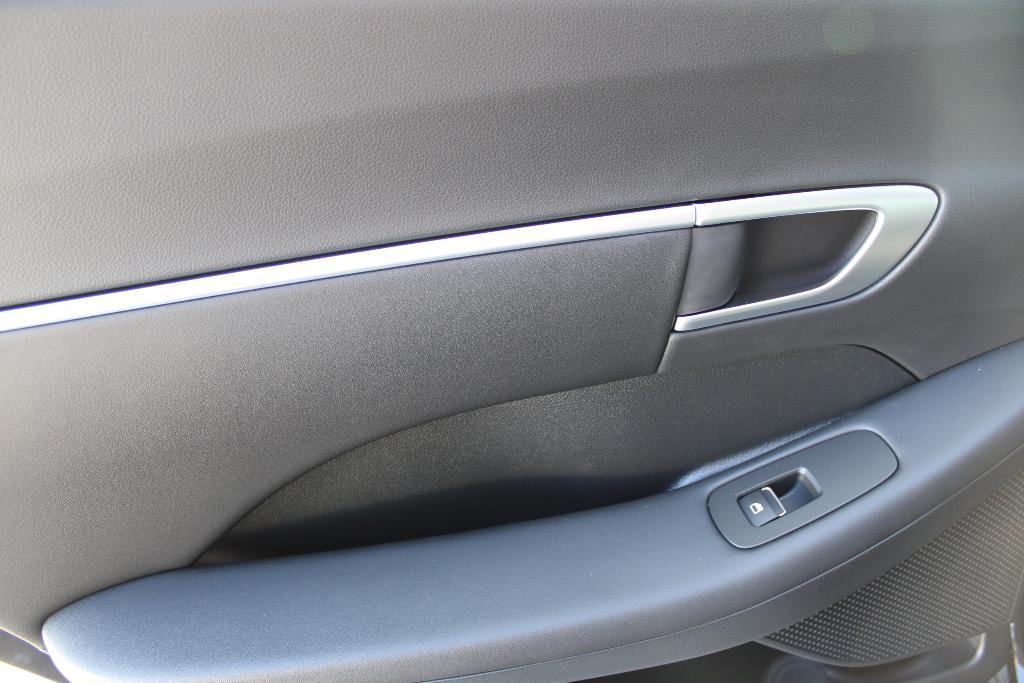 new 2025 Hyundai Sonata Hybrid car, priced at $31,064