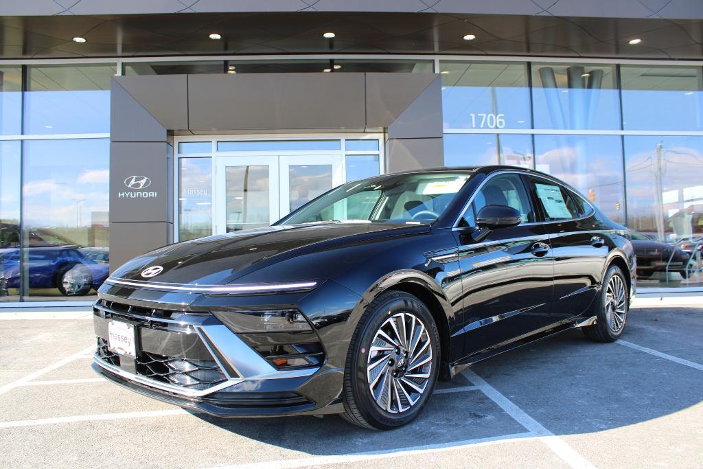 new 2025 Hyundai Sonata Hybrid car, priced at $31,551