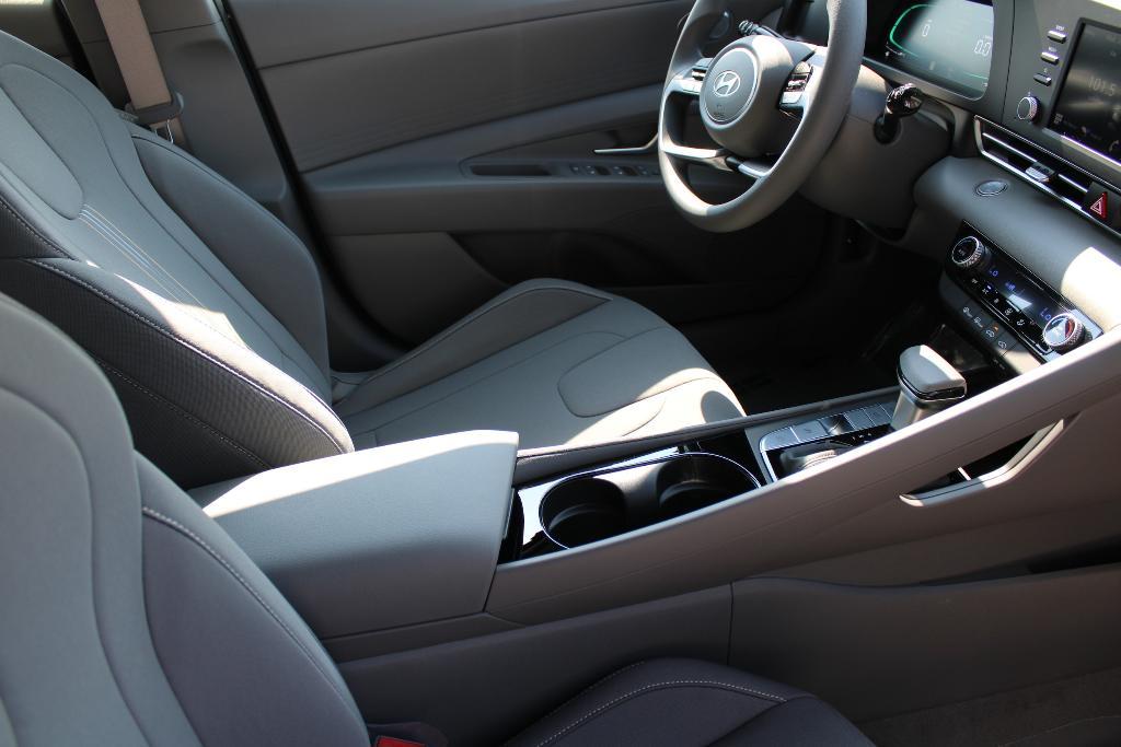 new 2025 Hyundai ELANTRA HEV car, priced at $25,996